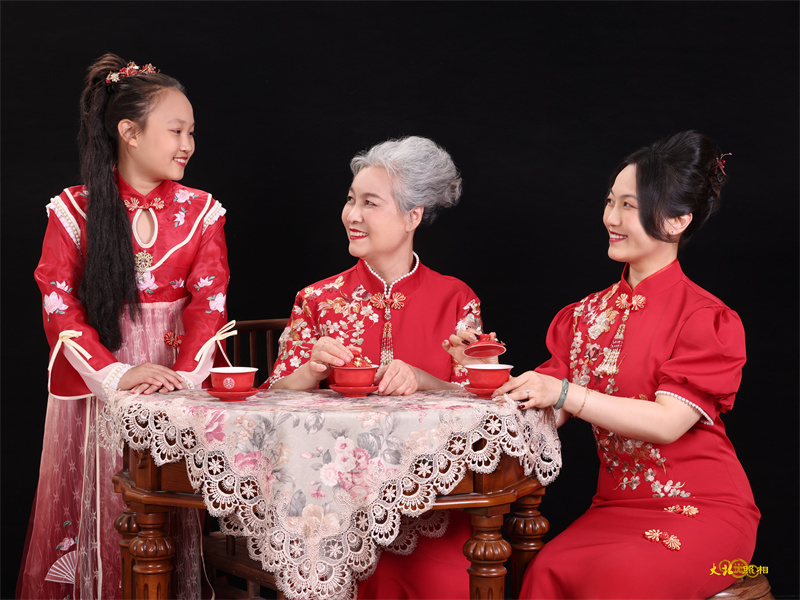 母愛(ài)相(xiàng)伴主題作(zuò)品